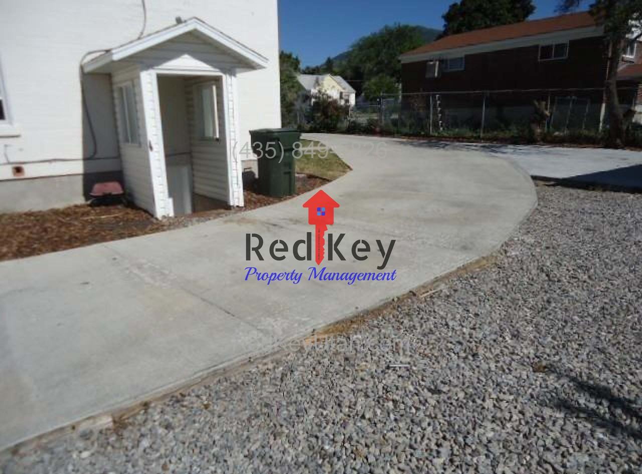 111 N 2Nd St - Photo 4 of 6