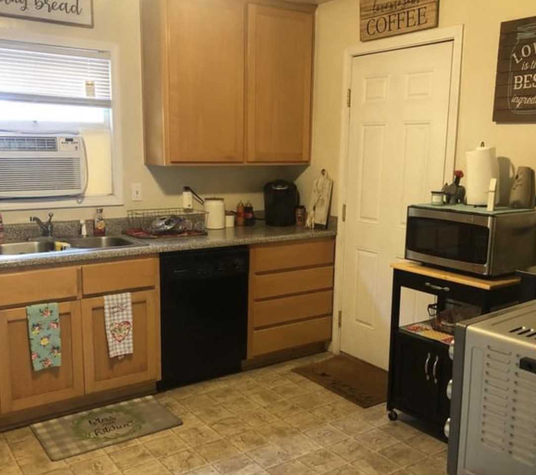 122 Lincoln St - Photo 5 of 6