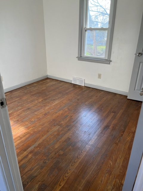 973 Washington St - Photo 3 of 7