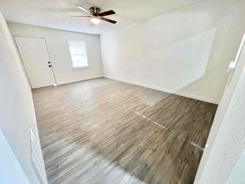 546 N San Dario Ave - Photo 2 of 17