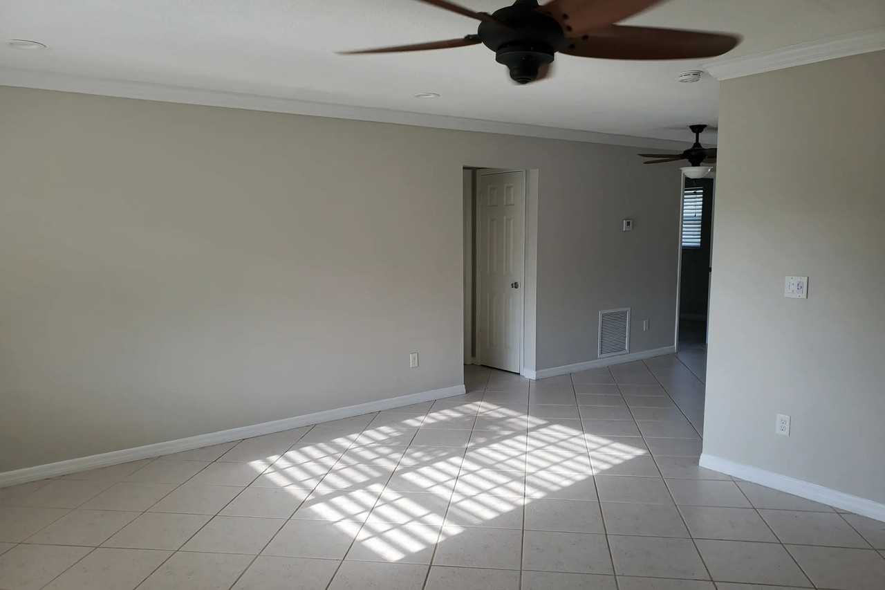 3308 Ne Jeannette Dr - Photo 2 of 26