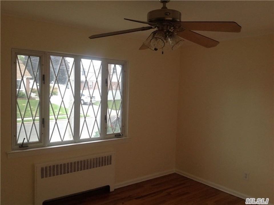 63 Lyon St - Photo 3 of 13