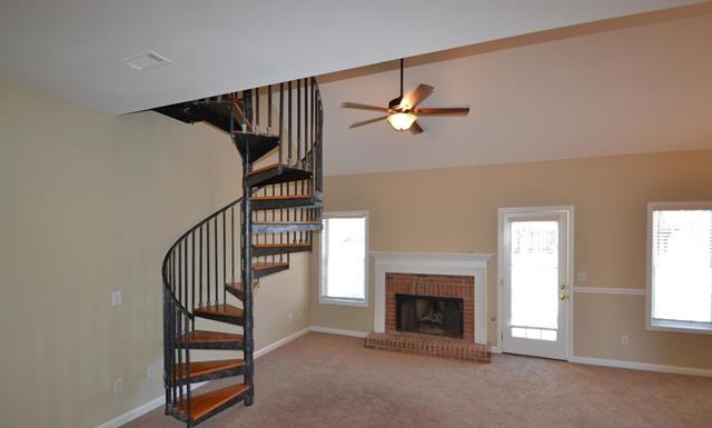 2129 Kellington Dr - Photo 2 of 8