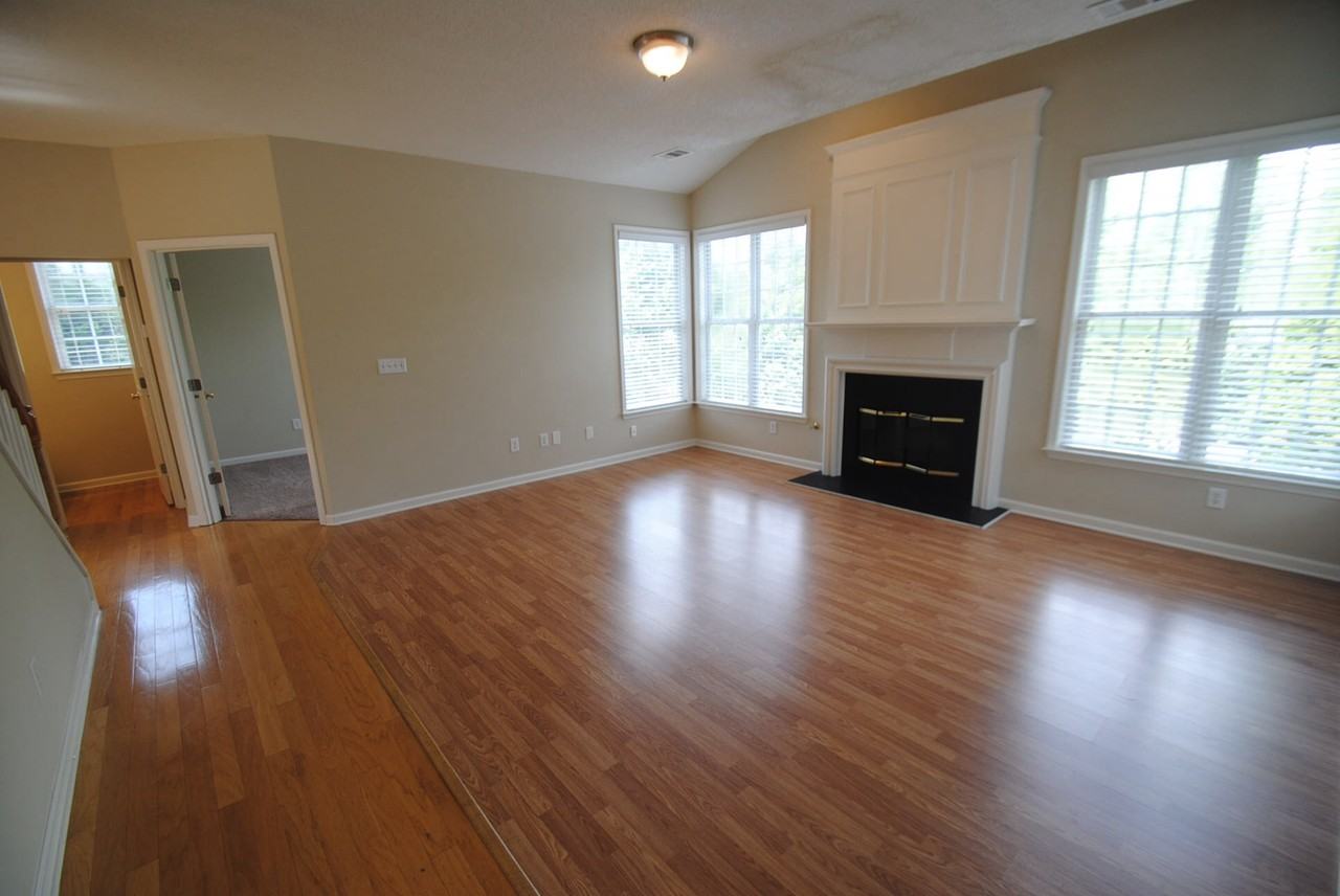 535 Grimesby Ct - Photo 2 of 6