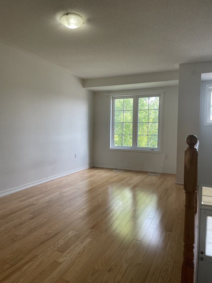 3664 Saint Clair Avenue East, Toronto, ON M1M 1T2, CAN 2 unit Rentals