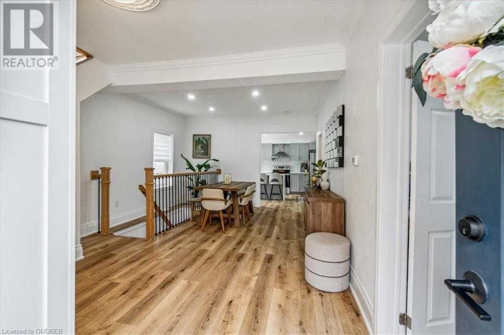 491 Ferguson Avenue North - Photo 2 of 5
