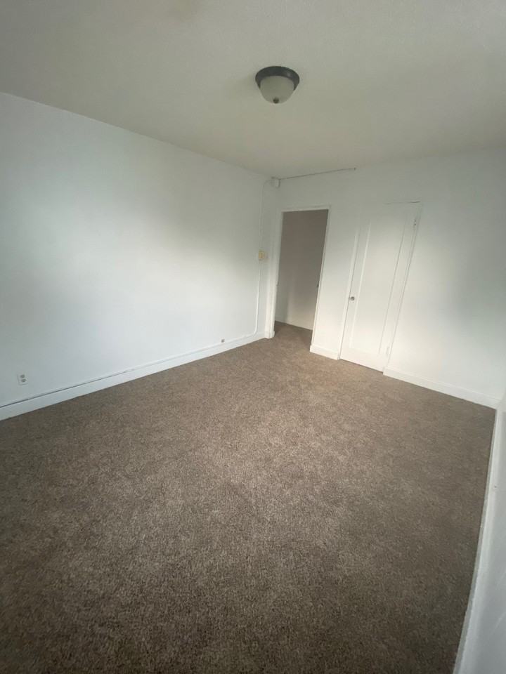 209 College Ave #3 - Photo 6 of 11