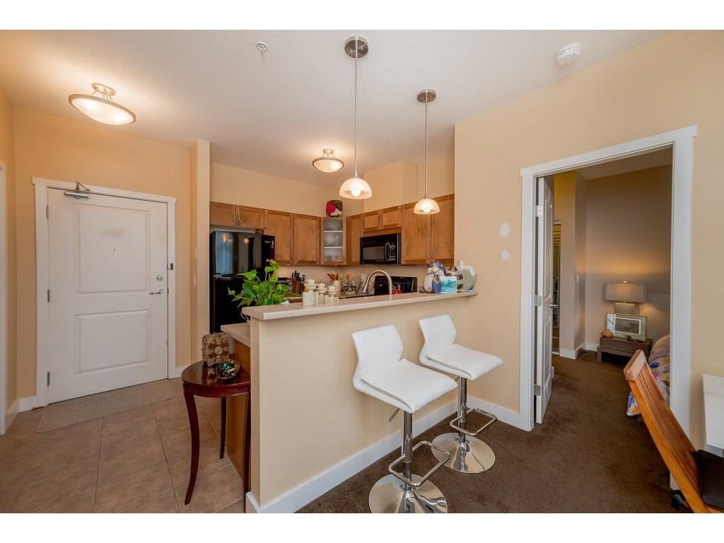 15265 17A Avenue top floor - Photo 3 of 12