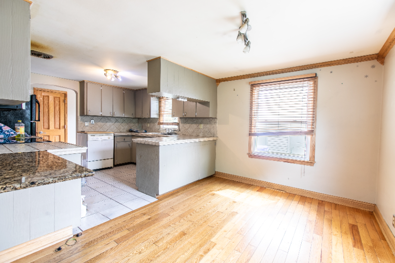 5323 46th Ave - Photo 2 of 18