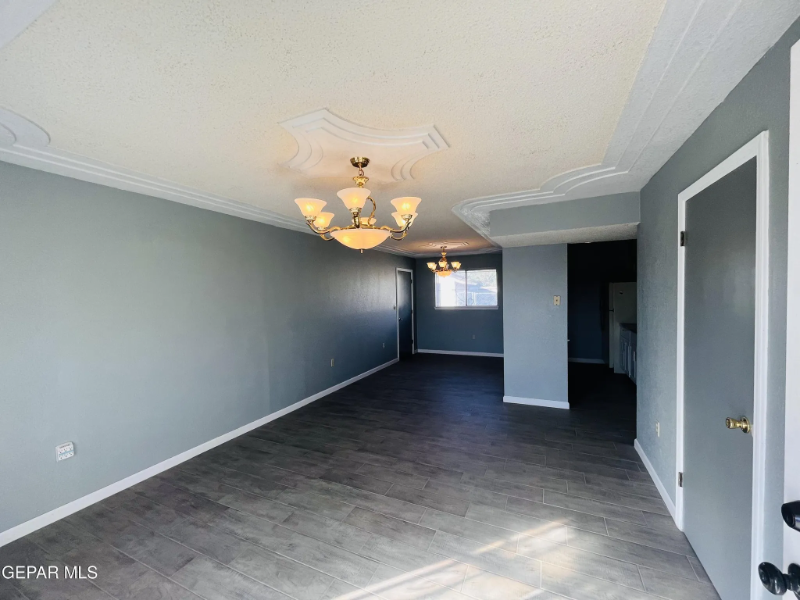 9630 Vallarta Dr - Photo 2 of 5