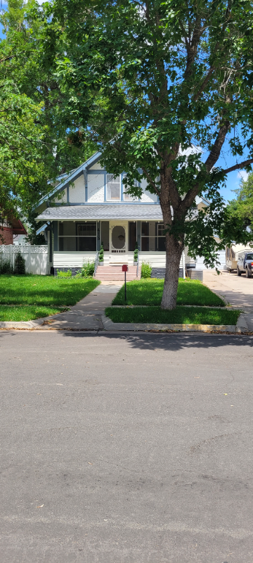 413 Everett St - Photo 2 of 14