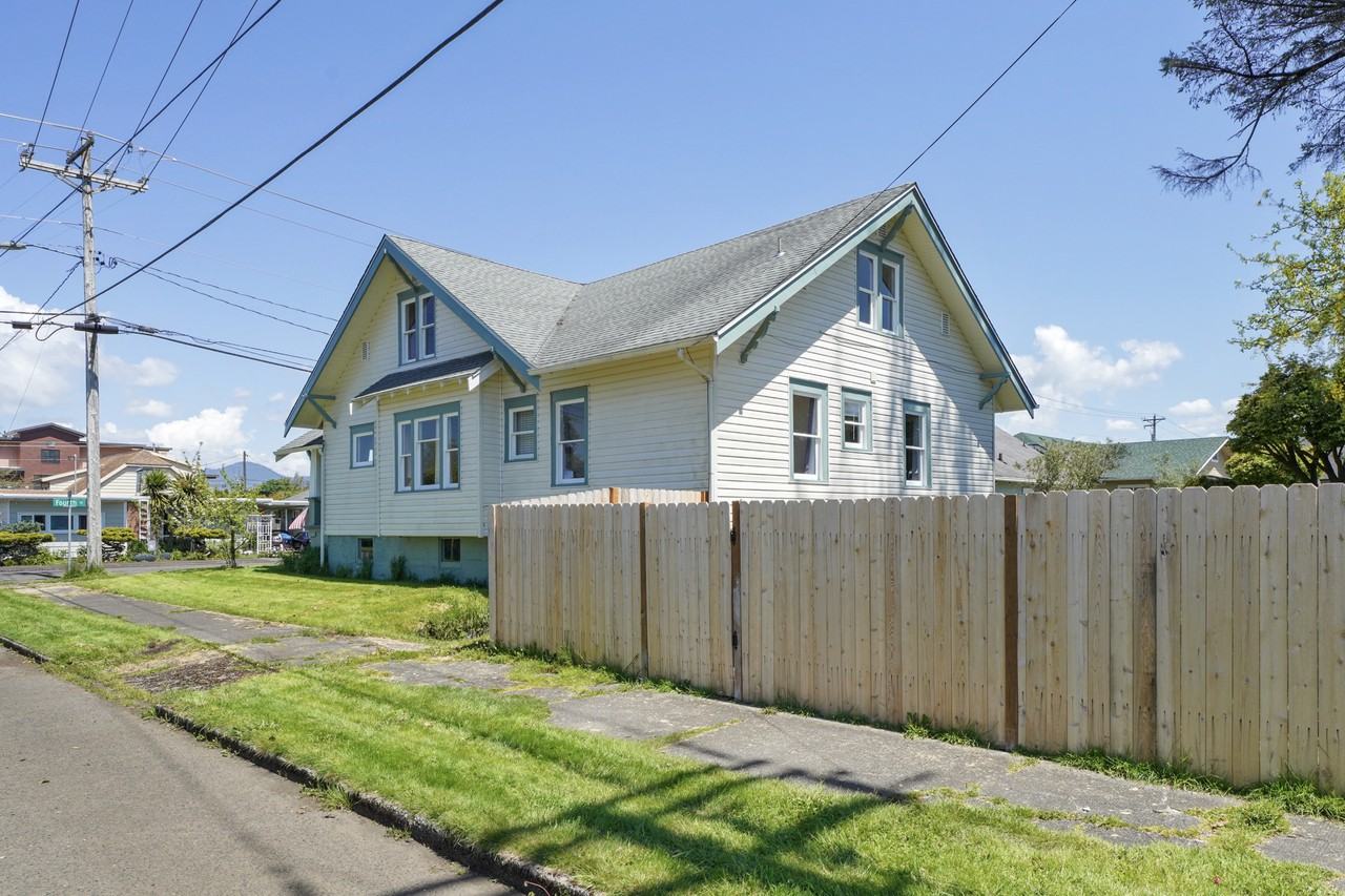 1503 4th St #1 - Photo 2 of 22