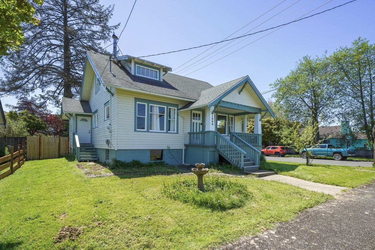 1503 4th St #1 - Photo 3 of 22