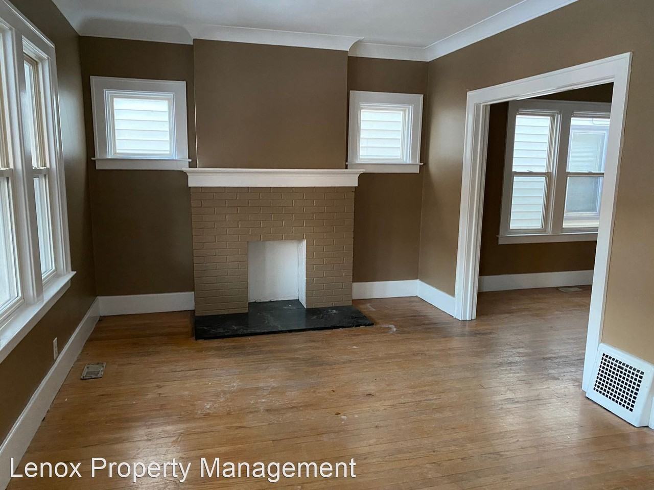 1235 Wayburn St - Photo 2 of 20