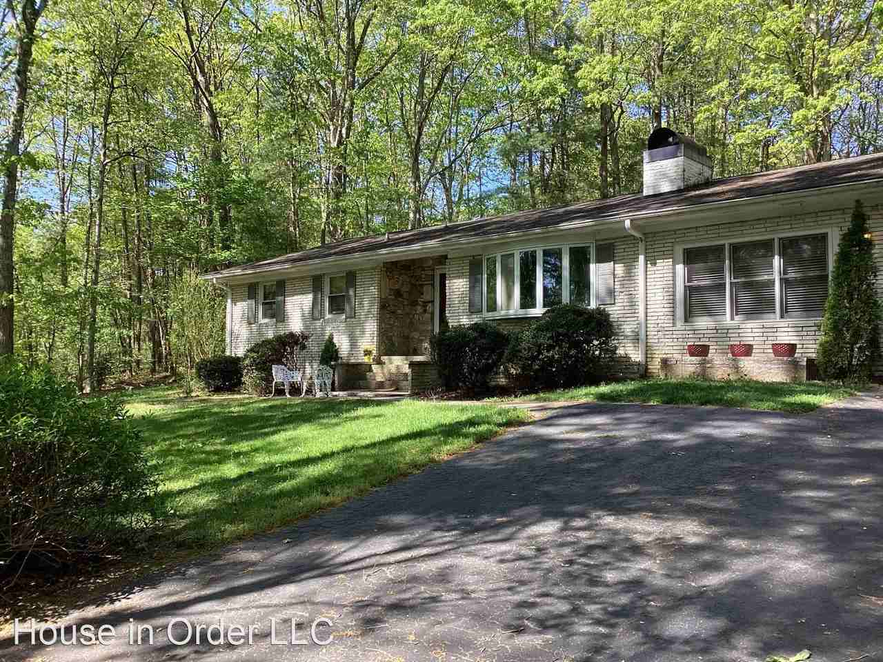 24 Glen Cove Rd - Photo 2 of 23