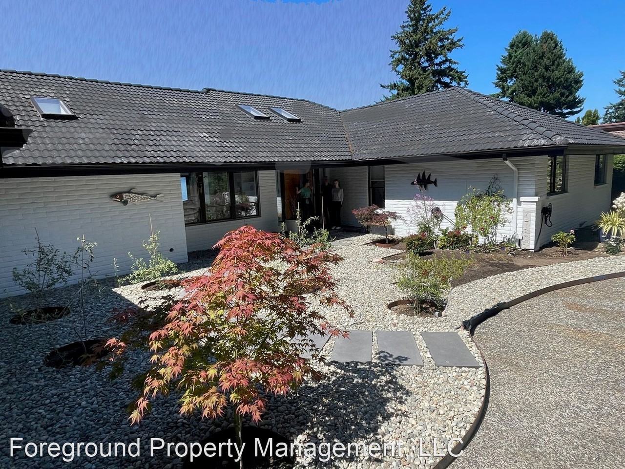 8011 Talbot Rd - Photo 2 of 32