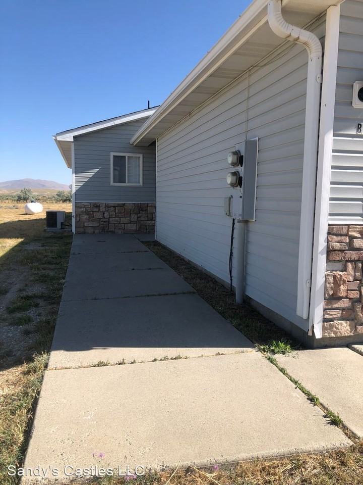 77-81-85 Licht Pkwy - Photo 2 of 28