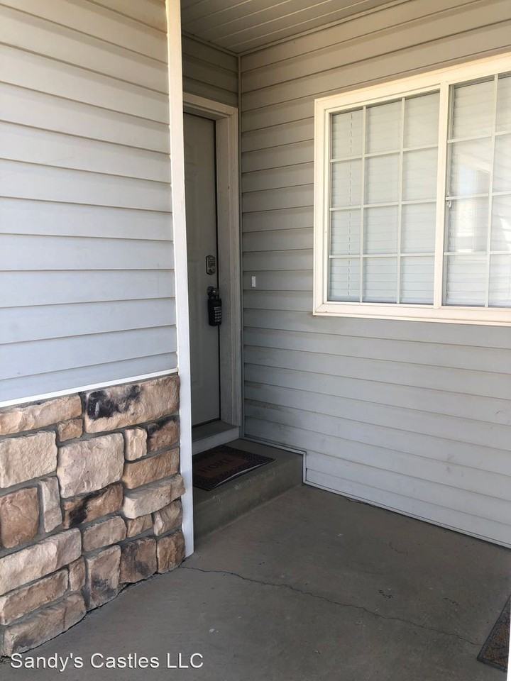 77-81-85 Licht Pkwy - Photo 3 of 28