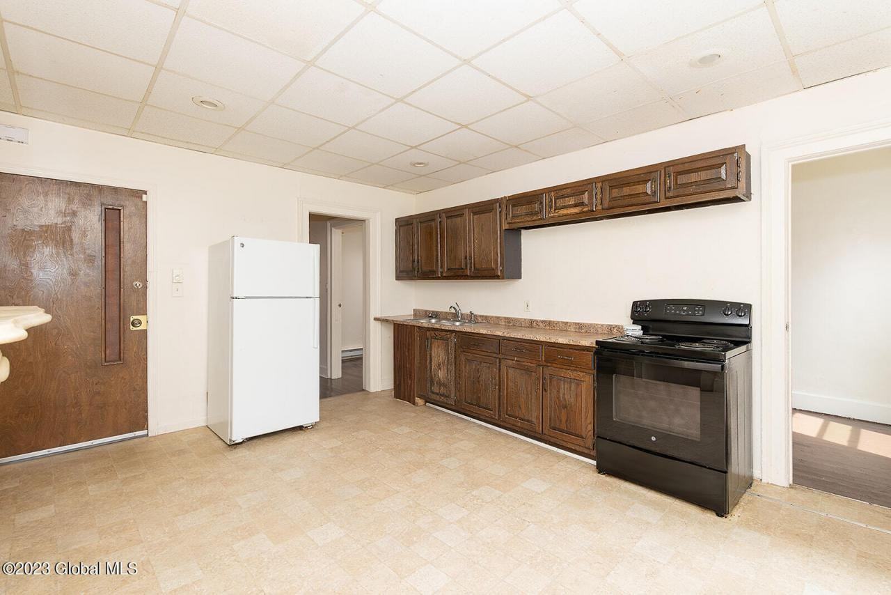 116 4th Ave - Photo 2 of 18