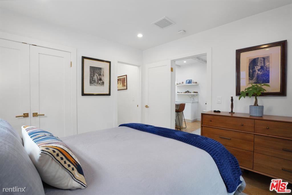 8062 Waring Ave - Photo 2 of 9