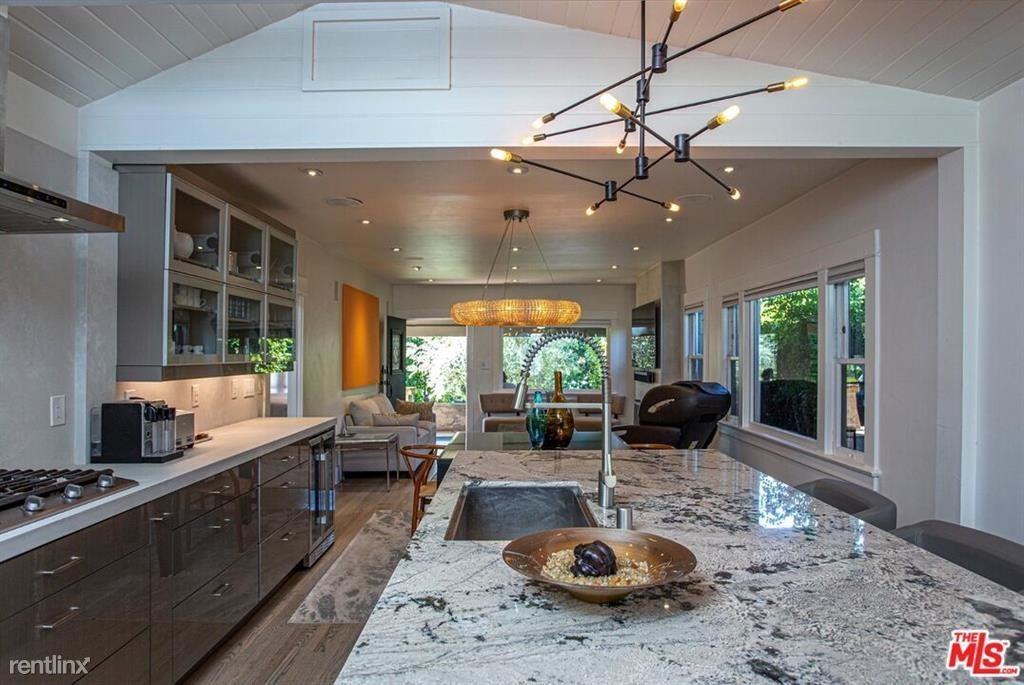 7705 Lexington Ave - Photo 3 of 9