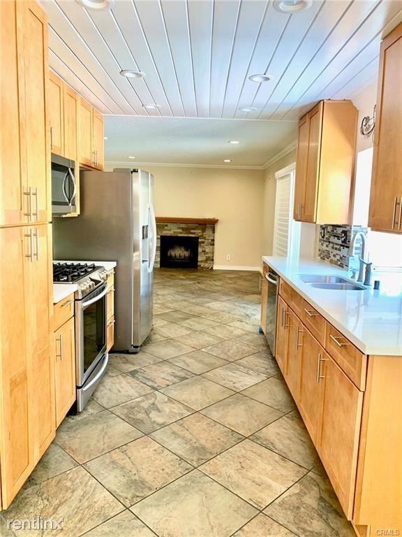 32029 Green Hill Dr - Photo 2 of 11