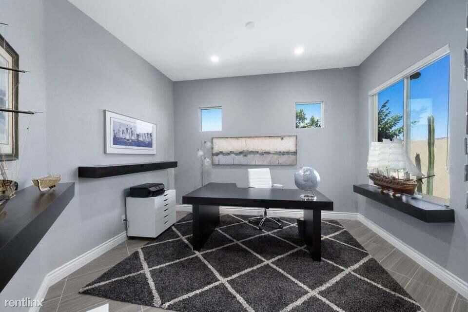 51845 Lakeshore Dr - Photo 3 of 12