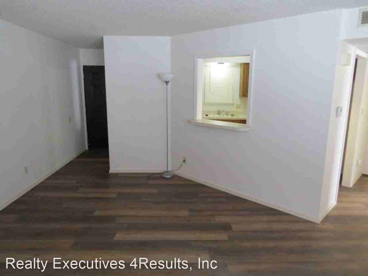 Eastgate Village Apartments-Close to Hospital & Clinic - Photo 3 of 14