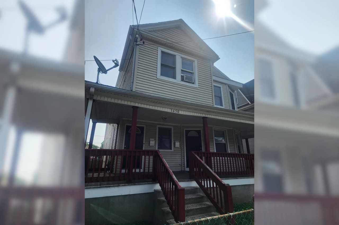 1650 Park Ave - Photo 3 of 10