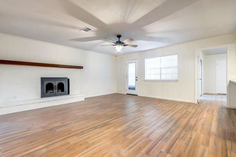 524 N Woods St - Photo 6 of 18