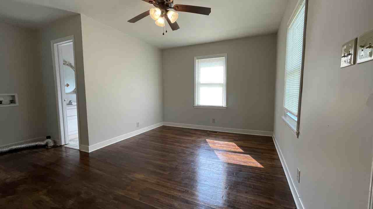 2839 Seymour Dr - Photo 2 of 6