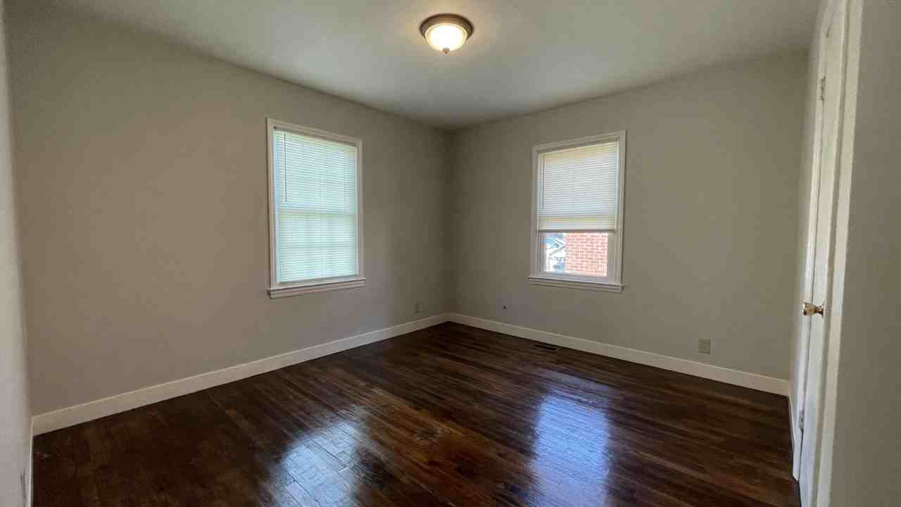 2839 Seymour Dr - Photo 3 of 6