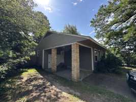 featured image of 208 N Bowie St #1