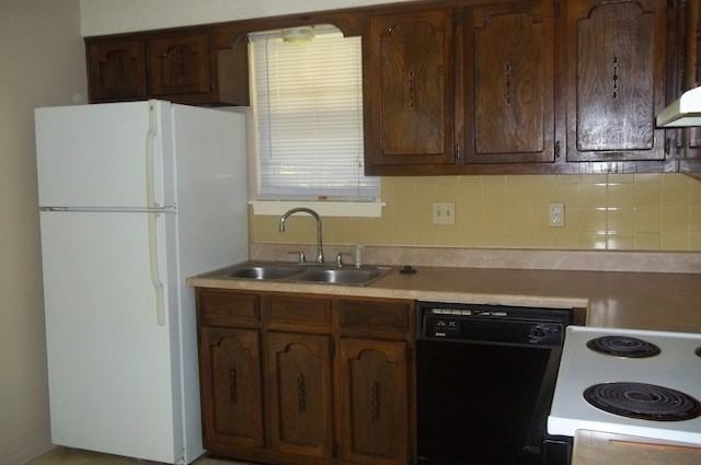 10320 East 39th Terrace South - Photo 3 of 5