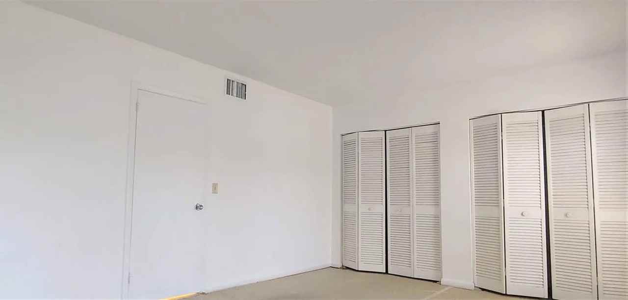 Lake Park - Photo 2 of 4