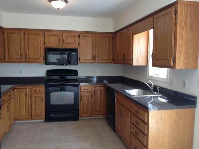 1134 Pin Oak Drive - Photo 3 of 10