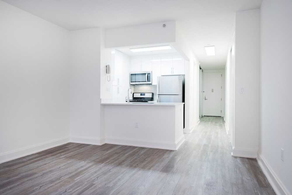 12 Hanover Street ##08R - Photo 2 of 7