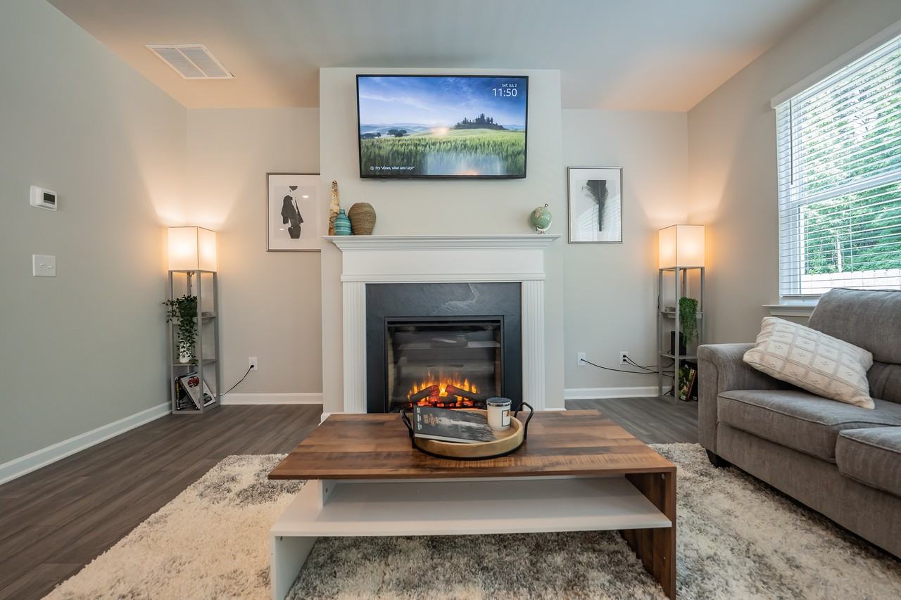 454 Burgundy Ter Se #NA - Photo 2 of 33