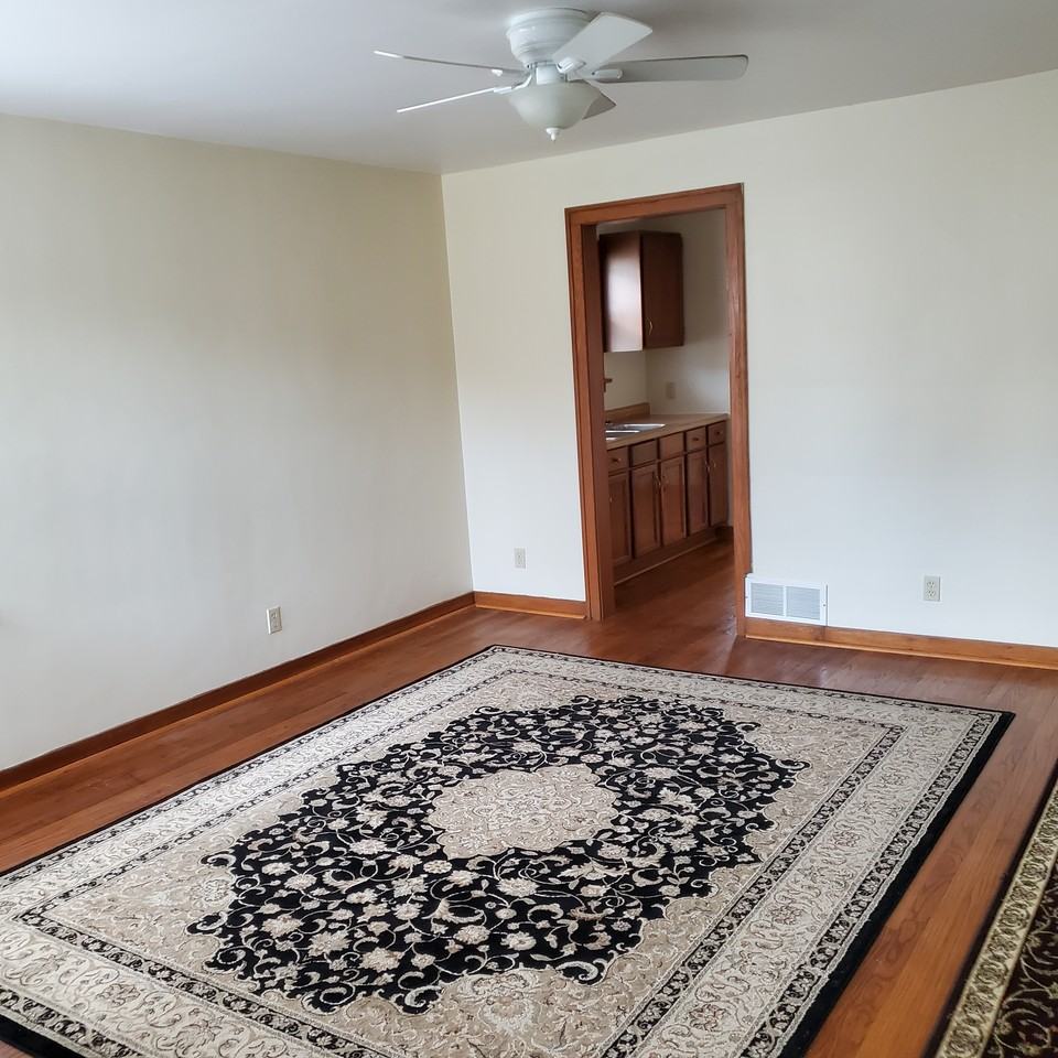 408 Courtney St #NA - Photo 3 of 12