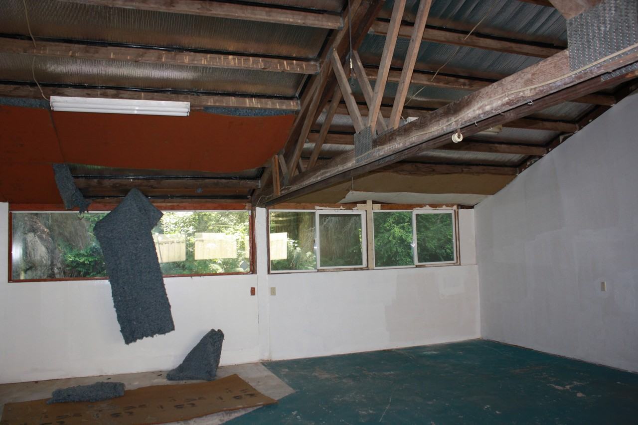 1076 8th Ave #8 - Photo 3 of 9