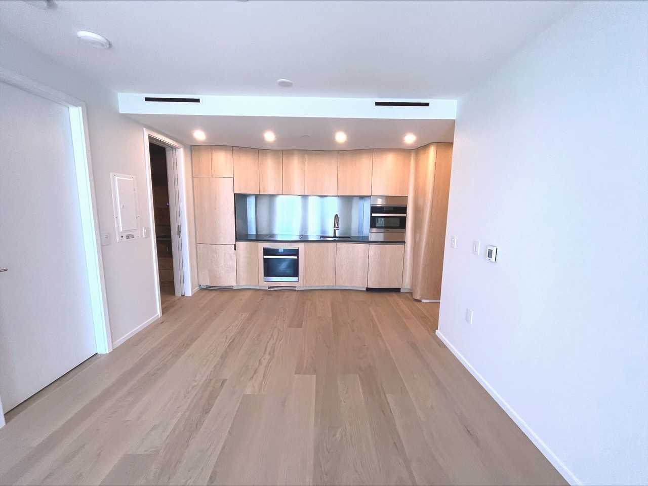 1568 Alberni Street #1400