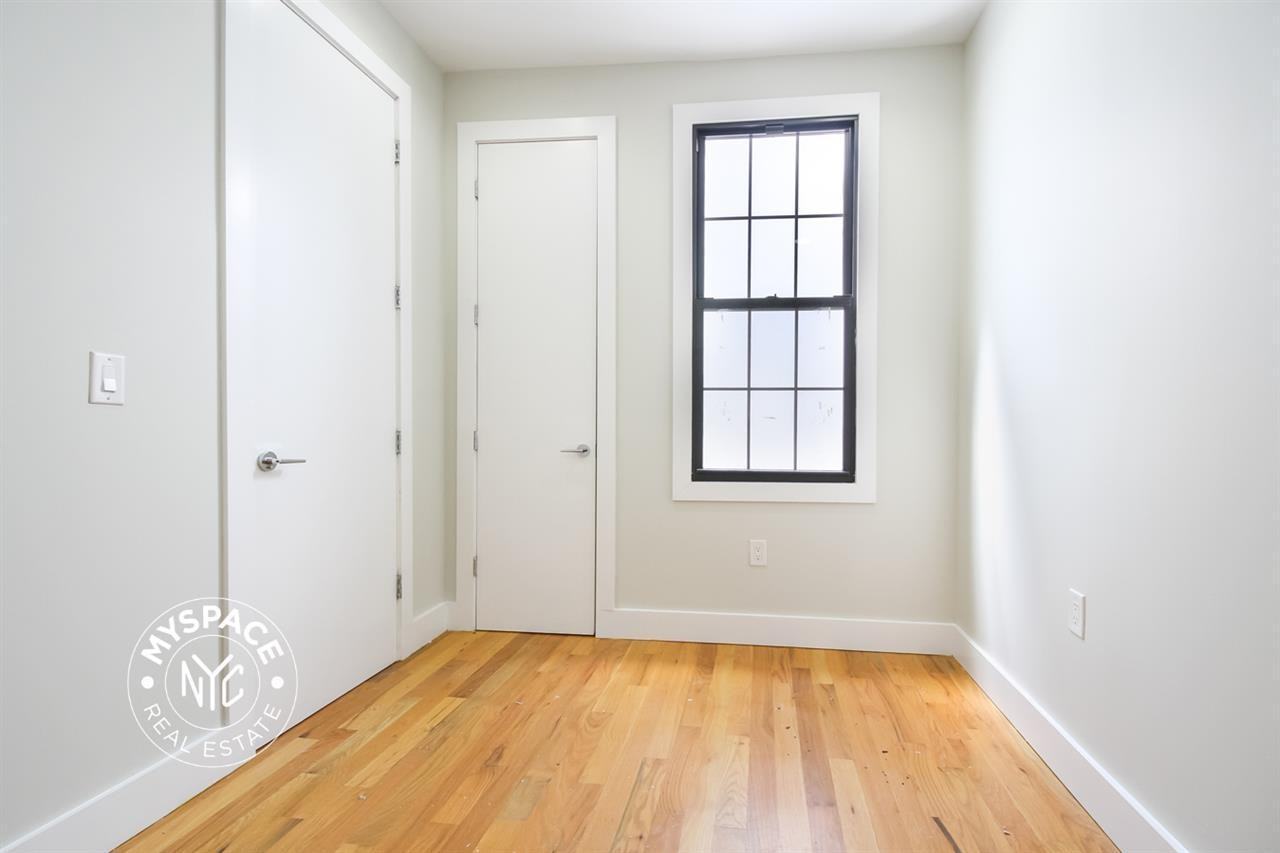 1715 Greene Ave #3R - Photo 5 of 6