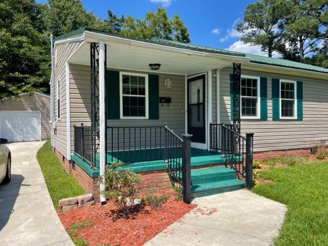 114 Beaufort Dr #1 - Photo 3 of 21