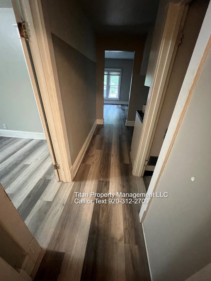 726 W Franklin St #726 - Photo 6 of 8