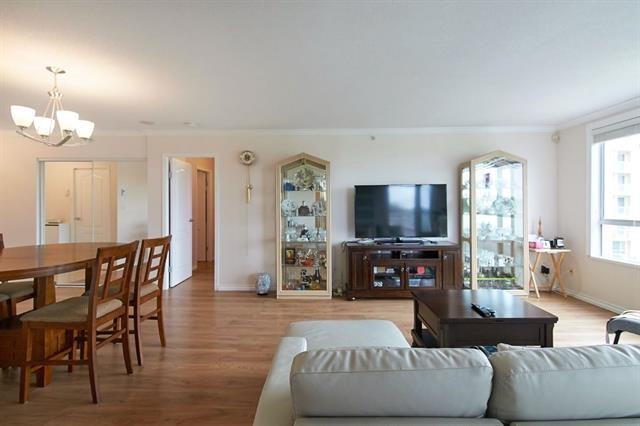 7680 Granville Avenue #5xx - Photo 7 of 19