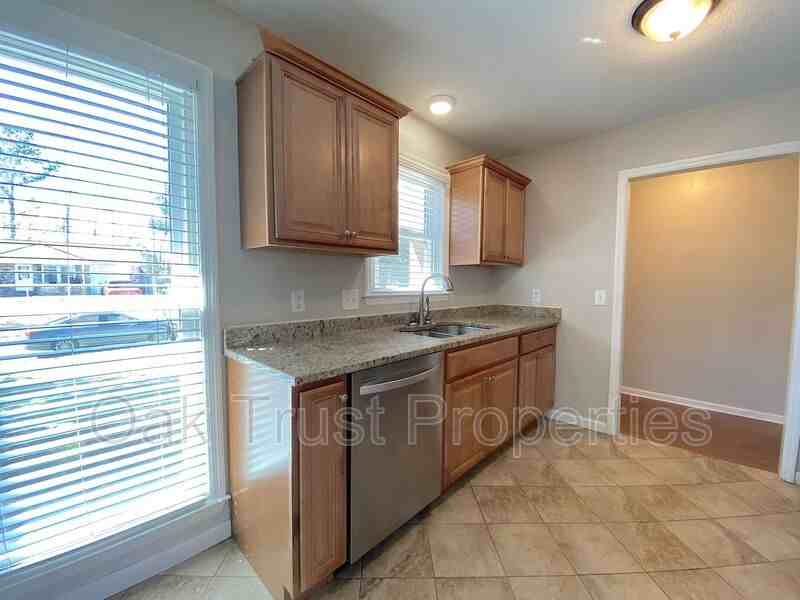220 Cornell Dr - Photo 3 of 18