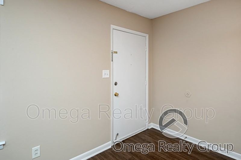 1936 2nd St Ne #4 - Photo 4 of 21