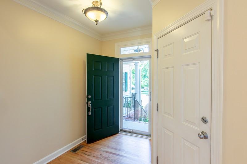 204 Towne Ridge Ln - Photo 3 of 39