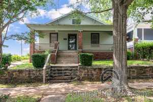 featured image of 4216 2nd Ave S