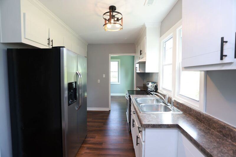 21408 Perdue Ave - Photo 3 of 10